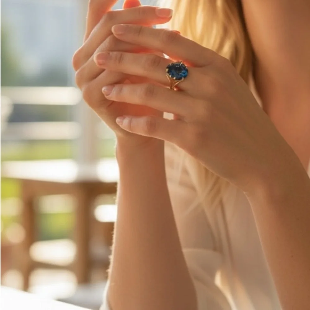 Elegant Blue and Gold Women's Ring
